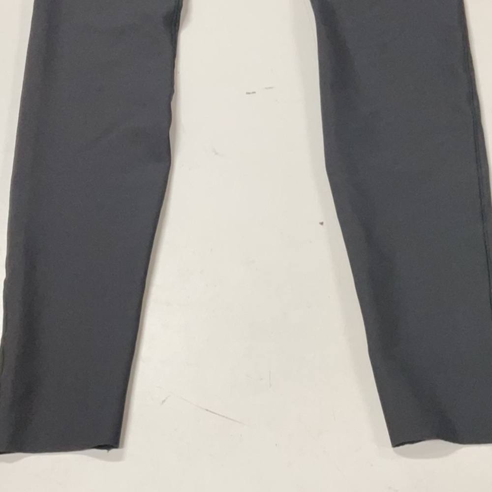 SKIMS Charcoal High-Waisted Leggings

U1-44 - Picture 5 of 5